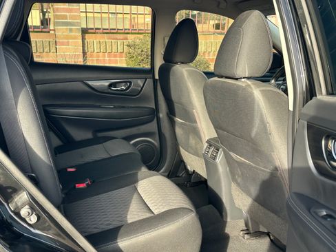 Used 2019 Nissan Rogue SV AWD/4WD image 12