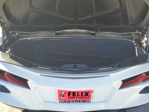 Used 2024 Chevrolet Corvette Stingray Premium Conv w/ Z51 Performance Package image 7