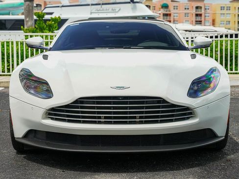 Used 2019 Aston Martin DB11 Volante RWD image 4