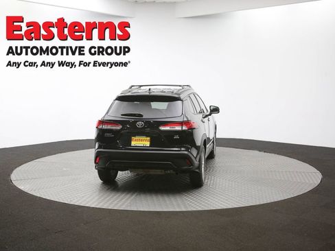 Used 2022 Toyota Corolla Cross LE image 35