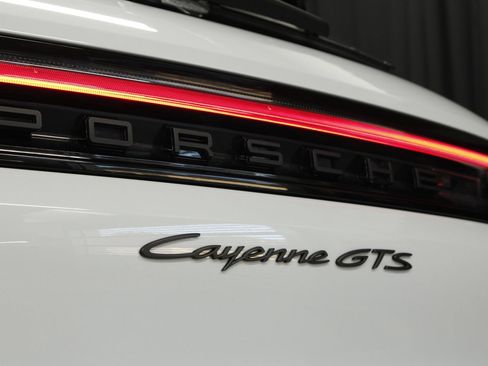 Used 2025 Porsche Cayenne GTS AWD/4WD image 24