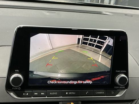 Used 2025 Nissan Altima 2.5 S image 4