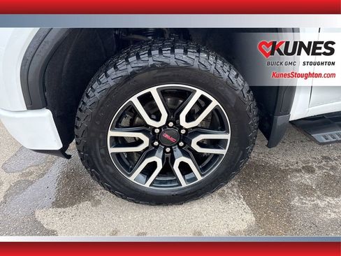 Used 2022 GMC Sierra 1500 AT4 w/ AT4 Preferred Package image 15