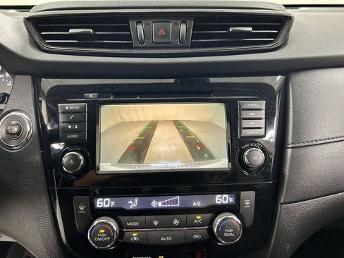 Used 2020 Nissan Rogue SV AWD/4WD image 15