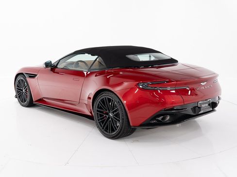 Used 2025 Aston Martin DB12 Convertible image 12