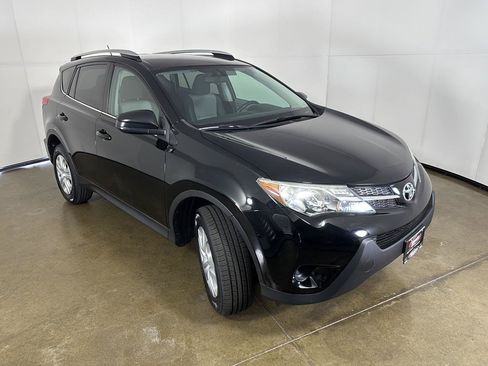 Used 2013 Toyota RAV4 LE AWD/4WD image 7