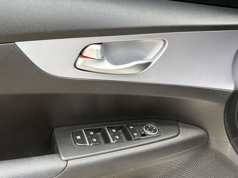Used 2024 Kia Forte LXS FWD image 11