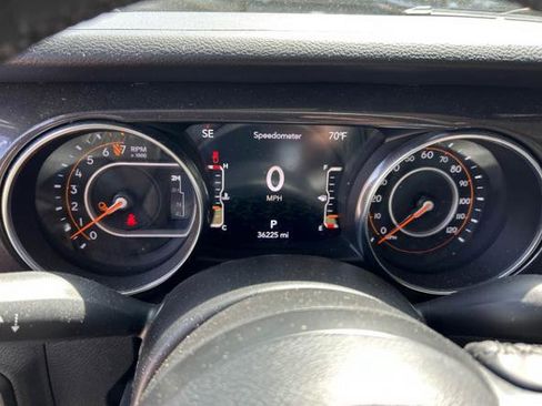 Used 2022 Jeep Gladiator Sport image 5