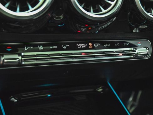 Used 2025 Mercedes-Benz GLA 250 GLA 250 image 25