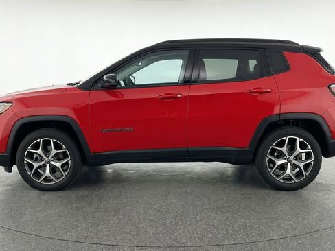 Used 2025 Jeep Compass Limited AWD/4WD image 5