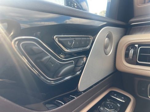 Used 2021 Lincoln Aviator Reserve w/ Equipment Group 202A image 24
