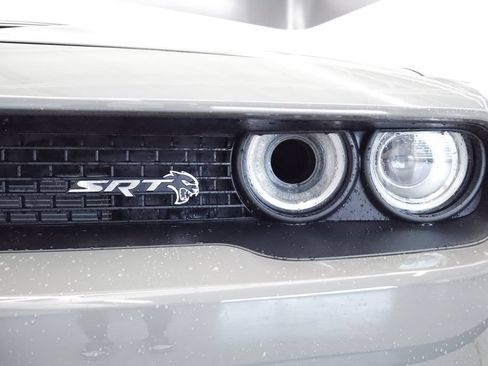 Used 2018 Dodge Challenger SRT Hellcat RWD image 3