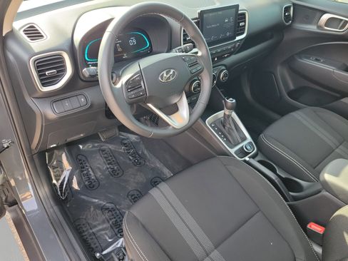 Used 2025 Hyundai Venue SEL FWD image 23