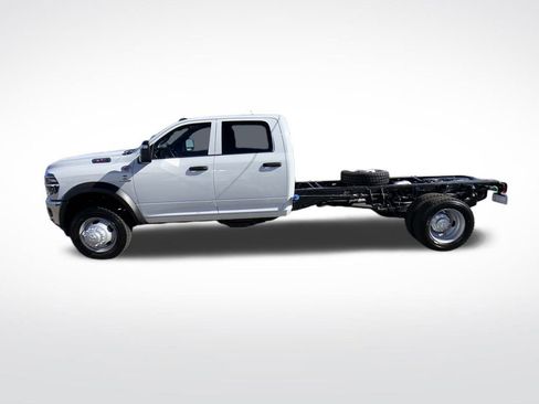New 2026 RAM 5500 Tradesman w/ Chrome Appearance Group AWD/4WD image 30