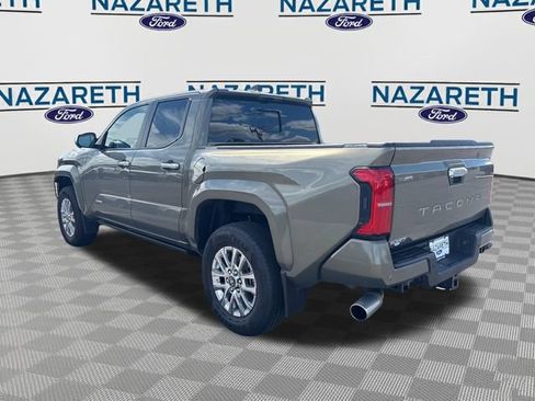 Used 2025 Toyota Tacoma Limited AWD/4WD image 5