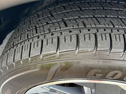 Used 2024 Nissan Rogue SV image 41