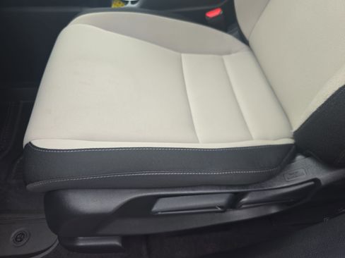 Used 2025 Honda CR-V LX image 26