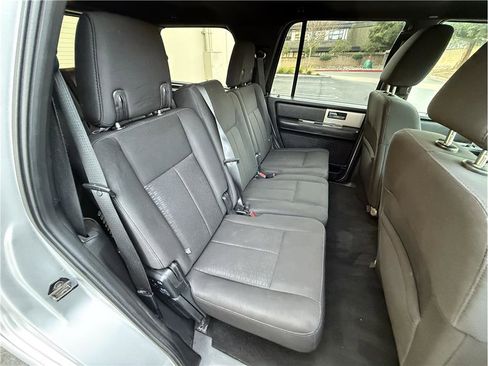 Used 2017 Ford Expedition XLT image 16