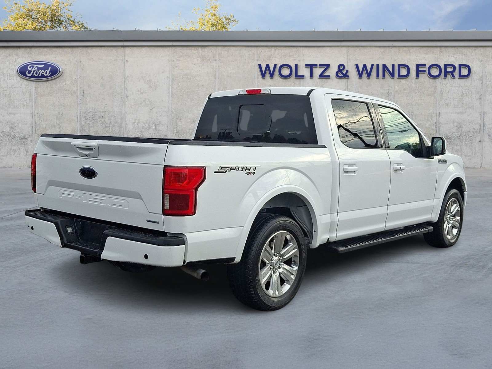 Used 2018 Ford F150 Lariat w/ Equipment Group 502A Luxury AWD/4WD image 6