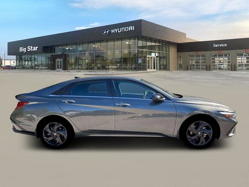 New 2026 Hyundai Elantra SEL Sport FWD image 9