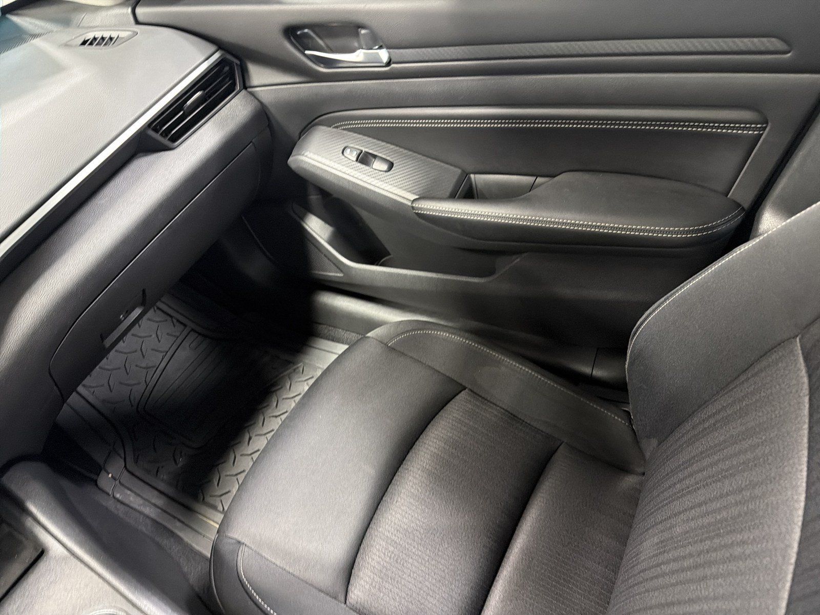 Used 2019 Nissan Altima 2.5 S AWD/4WD image 12