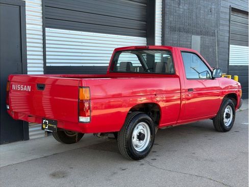 Used 1995 Nissan Pickup 2WD Regular Cab image 9