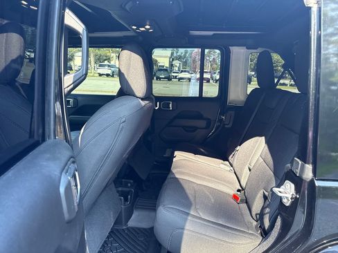 Used 2023 Jeep Wrangler Unlimited Sahara AWD/4WD image 24