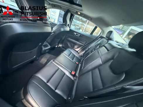 Used 2025 Volvo S60 B5 Core image 32