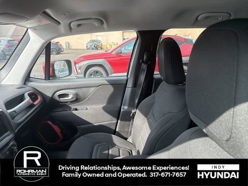 Used 2020 Jeep Renegade Latitude image 9
