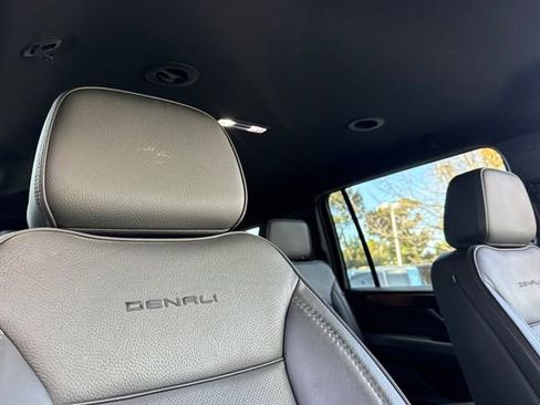 Used 2025 GMC Yukon XL Denali image 18