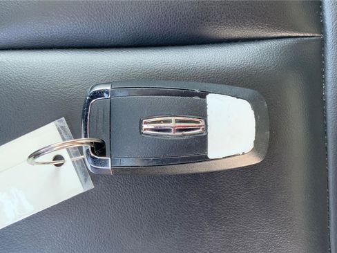 Used 2023 Lincoln Corsair AWD w/ Towing Package image 37