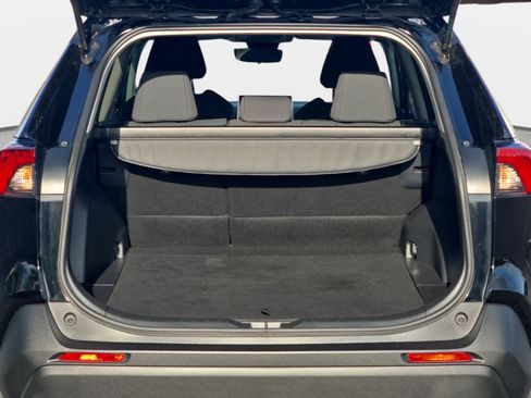 Used 2025 Toyota RAV4 LE image 12