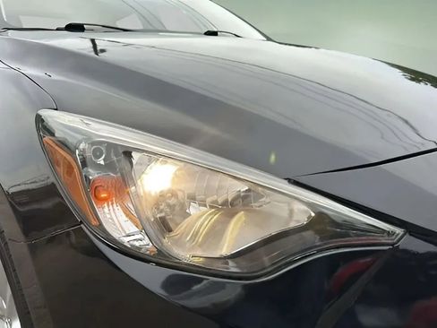 Used 2016 Scion iA image 9