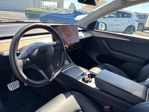 Used 2023 Tesla Model Y Performance AWD/4WD image 14