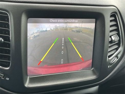 Used 2018 Jeep Compass Trailhawk image 32