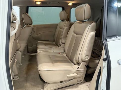 Used 2015 Nissan Quest SL image 32