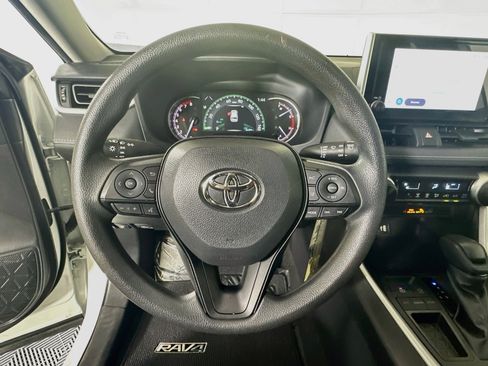 Used 2023 Toyota RAV4 LE FWD image 15