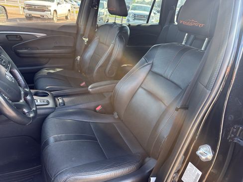 Used 2022 Honda Pilot TrailSport image 15