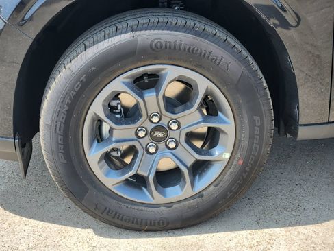 New 2026 Ford Maverick XLT w/ XLT Luxury Package FWD image 12