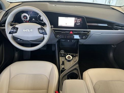 Certified 2023 Kia Niro Wind FWD image 14