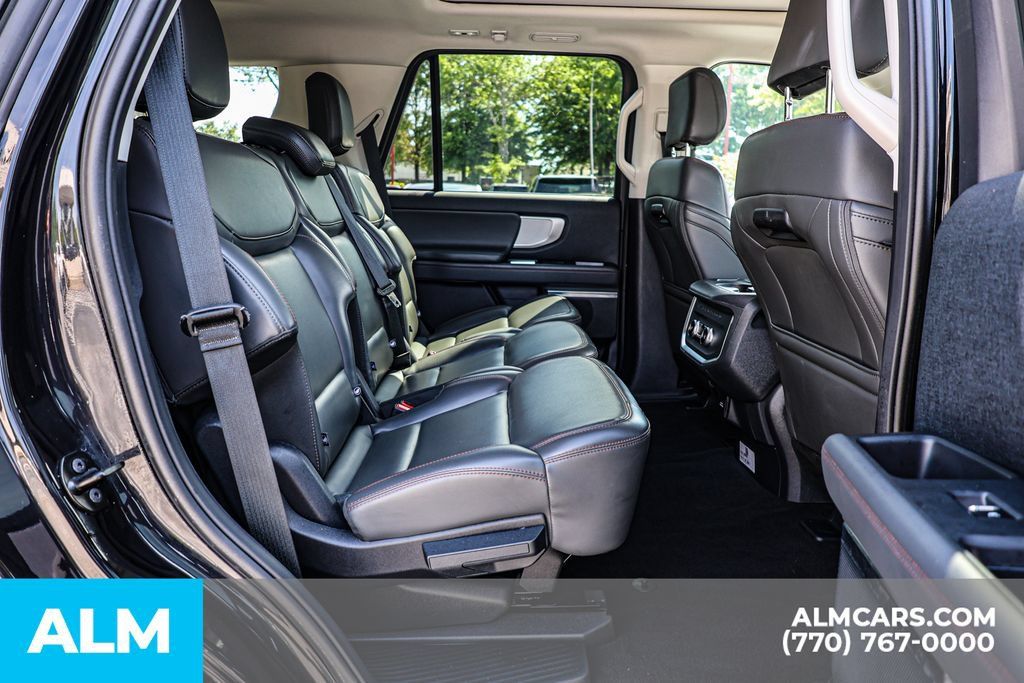 Used 2025 Ford Expedition Active AWD/4WD image 22