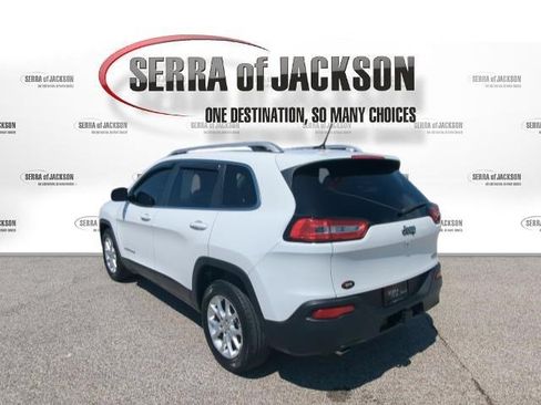 Used 2015 Jeep Cherokee Latitude FWD image 6
