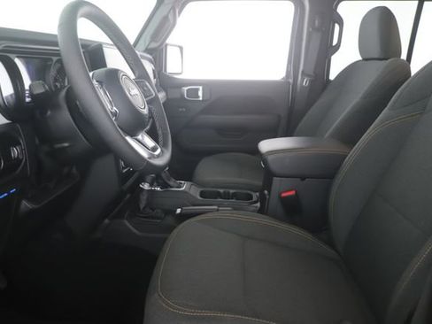Used 2025 Jeep Wrangler Unlimited Sahara w/ Safety Group AWD/4WD image 16