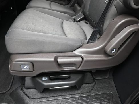 Used 2018 Honda Odyssey EX image 33