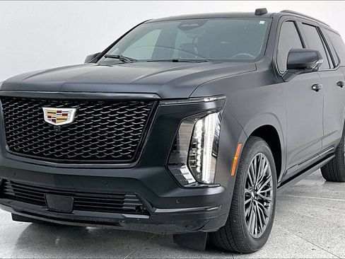 Used 2025 Cadillac Escalade Sport Platinum AWD/4WD image 14
