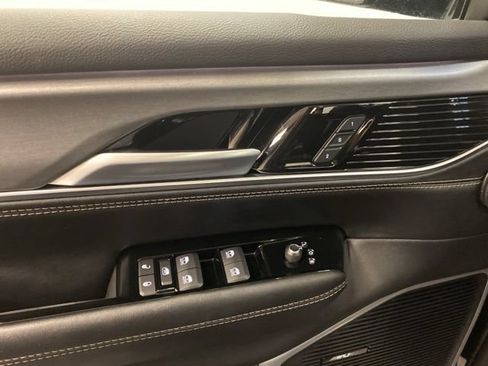 Used 2024 Jeep Wagoneer Series II AWD/4WD image 18