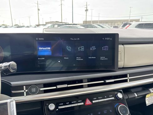 Used 2025 Hyundai Santa Fe SEL FWD image 24