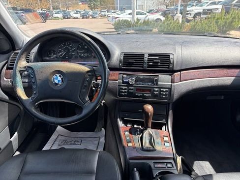 Used 2004 BMW 325i Sedan RWD image 17