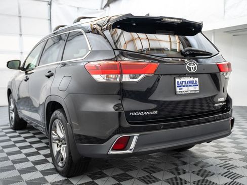 Used 2017 Toyota Highlander Limited Platinum AWD/4WD image 5