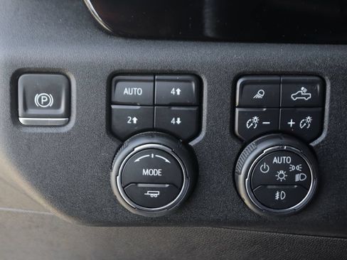 Used 2024 Chevrolet Silverado 2500 LTZ w/ LTZ Convenience Package AWD/4WD image 22